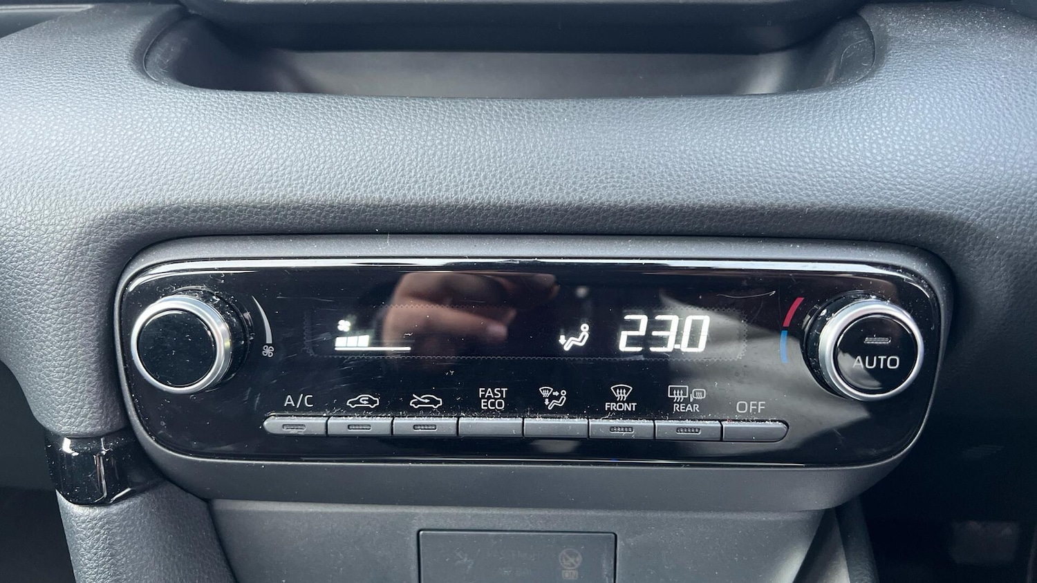 Used Toyota Yaris 2024 for sale - 76912746: Photo 33