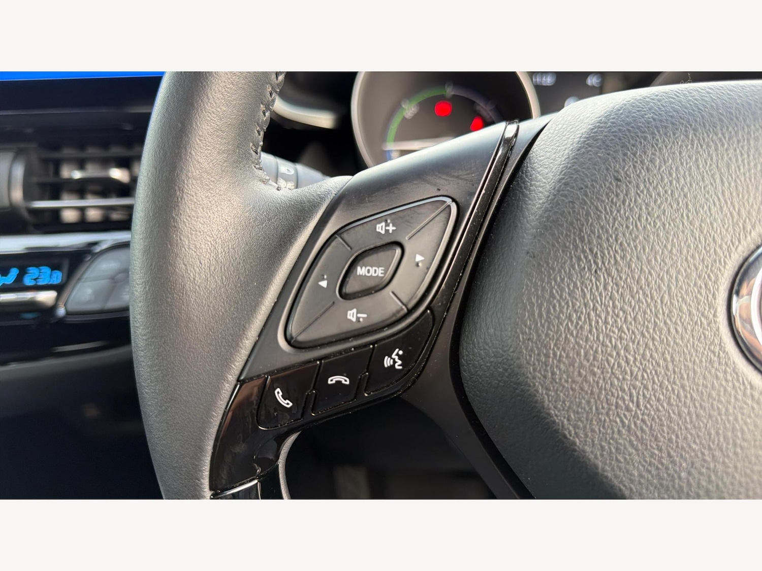 Used Toyota C-HR 2023 for sale - 76780938: Photo 27