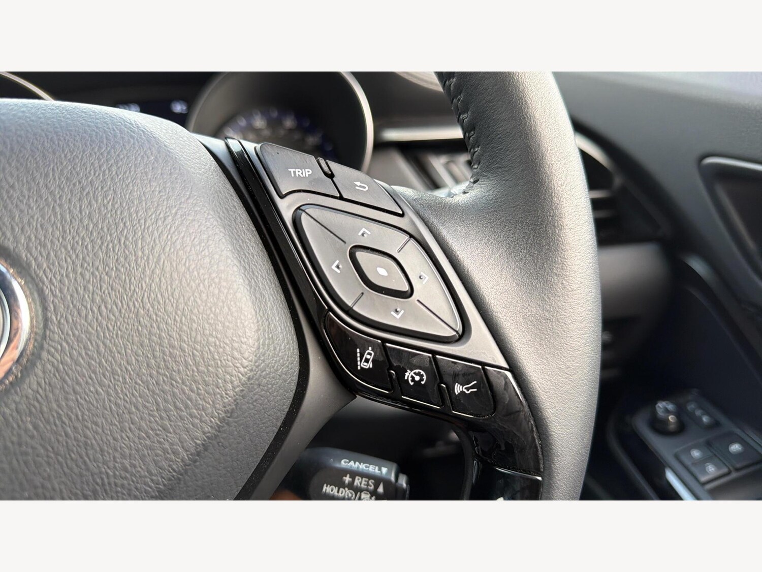 Used Toyota C-HR 2023 for sale - 76780938: Photo 28