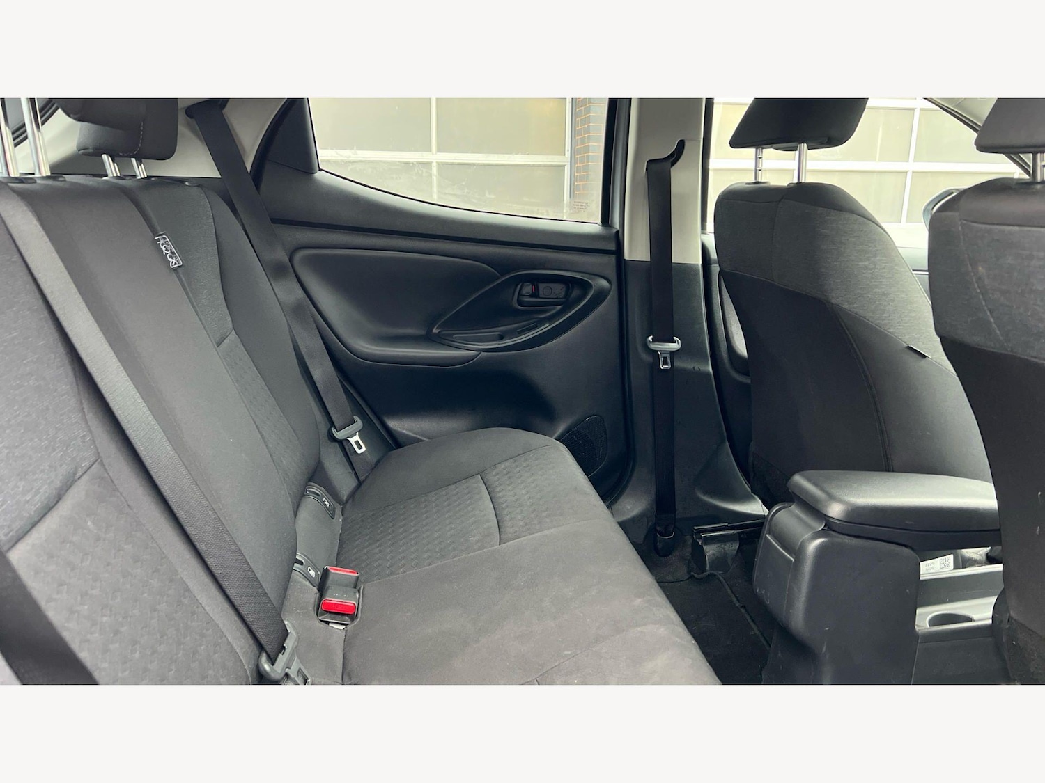 Used Toyota Yaris 2022 for sale - 77799112: Photo 14