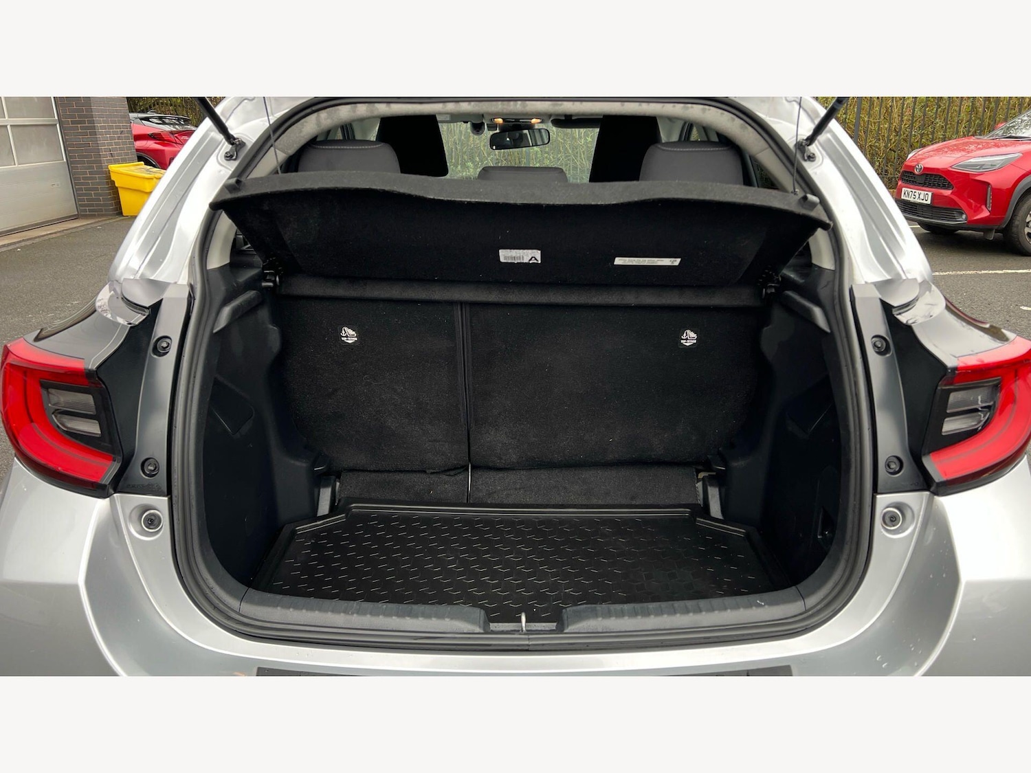 Used Toyota Yaris 2022 for sale - 77799112: Photo 16