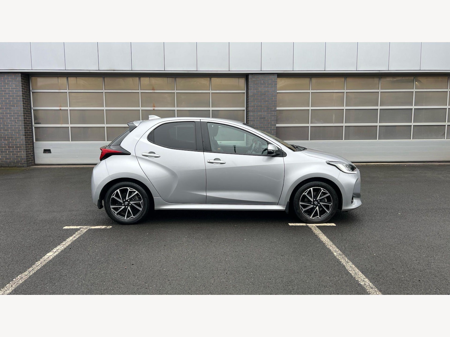Used Toyota Yaris 2022 for sale - 77799112: Photo 18
