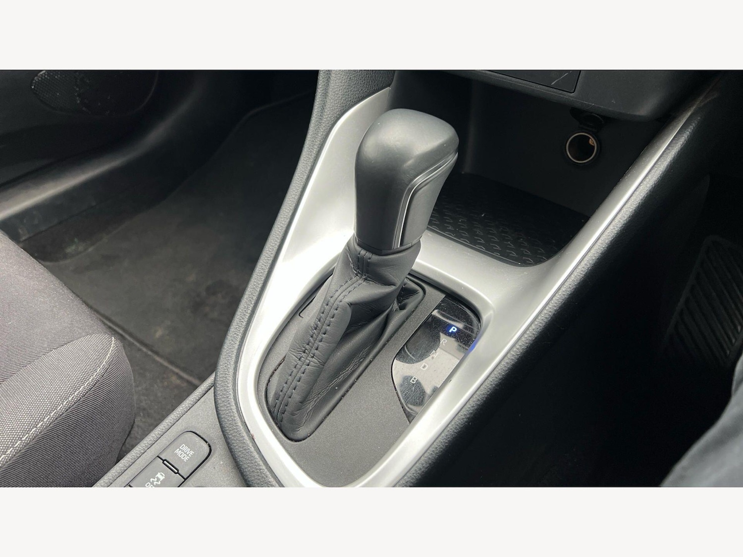 Used Toyota Yaris 2022 for sale - 77799112: Photo 28