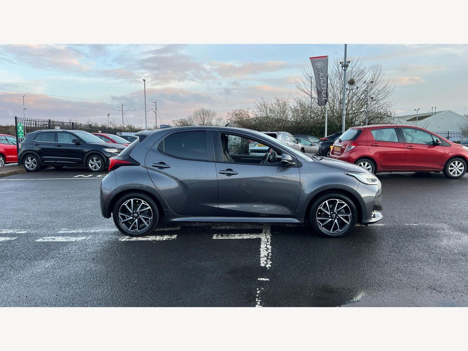 Used Toyota Yaris for sale - 77658405: Photo 18