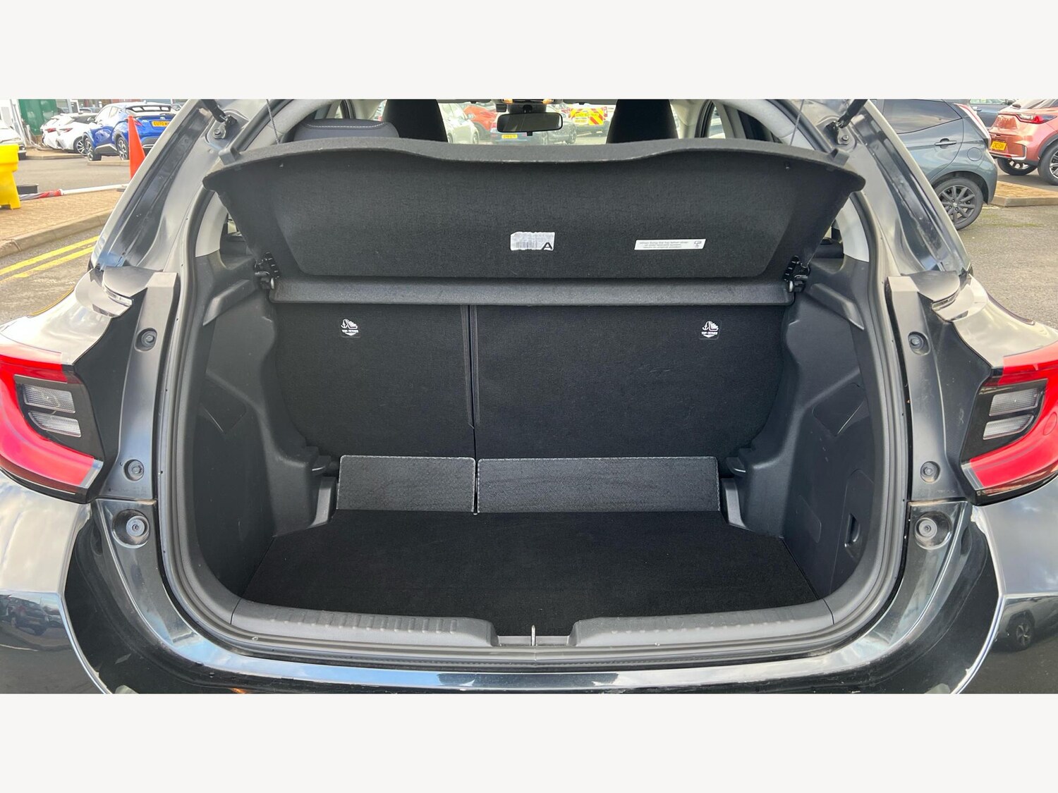 Used Toyota Yaris for sale - 77940294: Photo 16