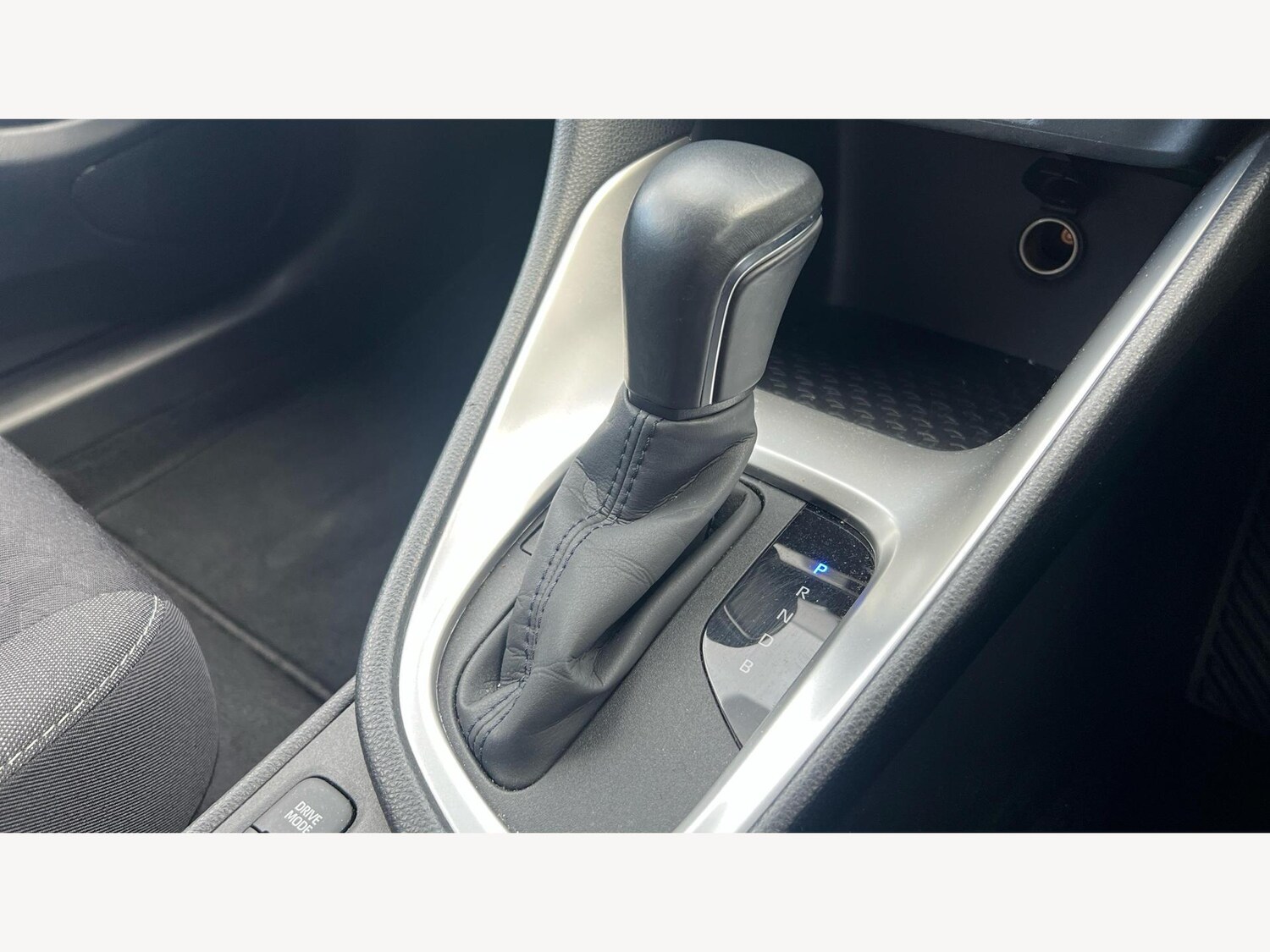 Used Toyota Yaris for sale - 77940294: Photo 28