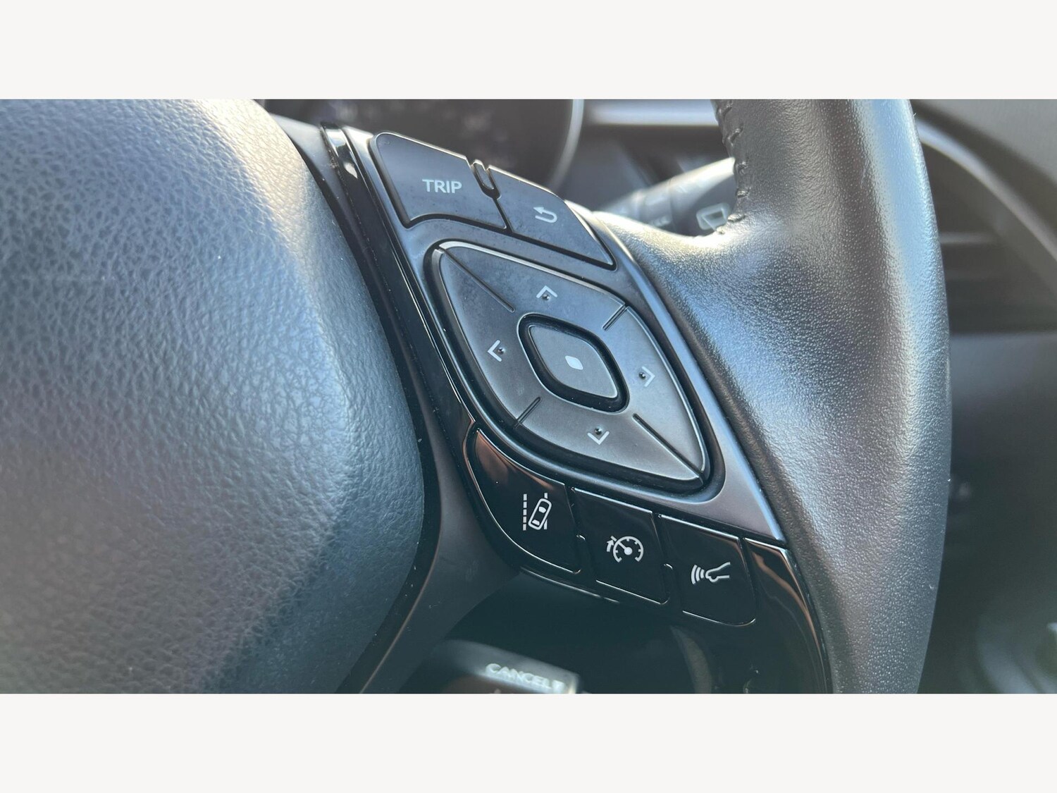 Used Toyota C-HR 2023 for sale - 77455412: Photo 28