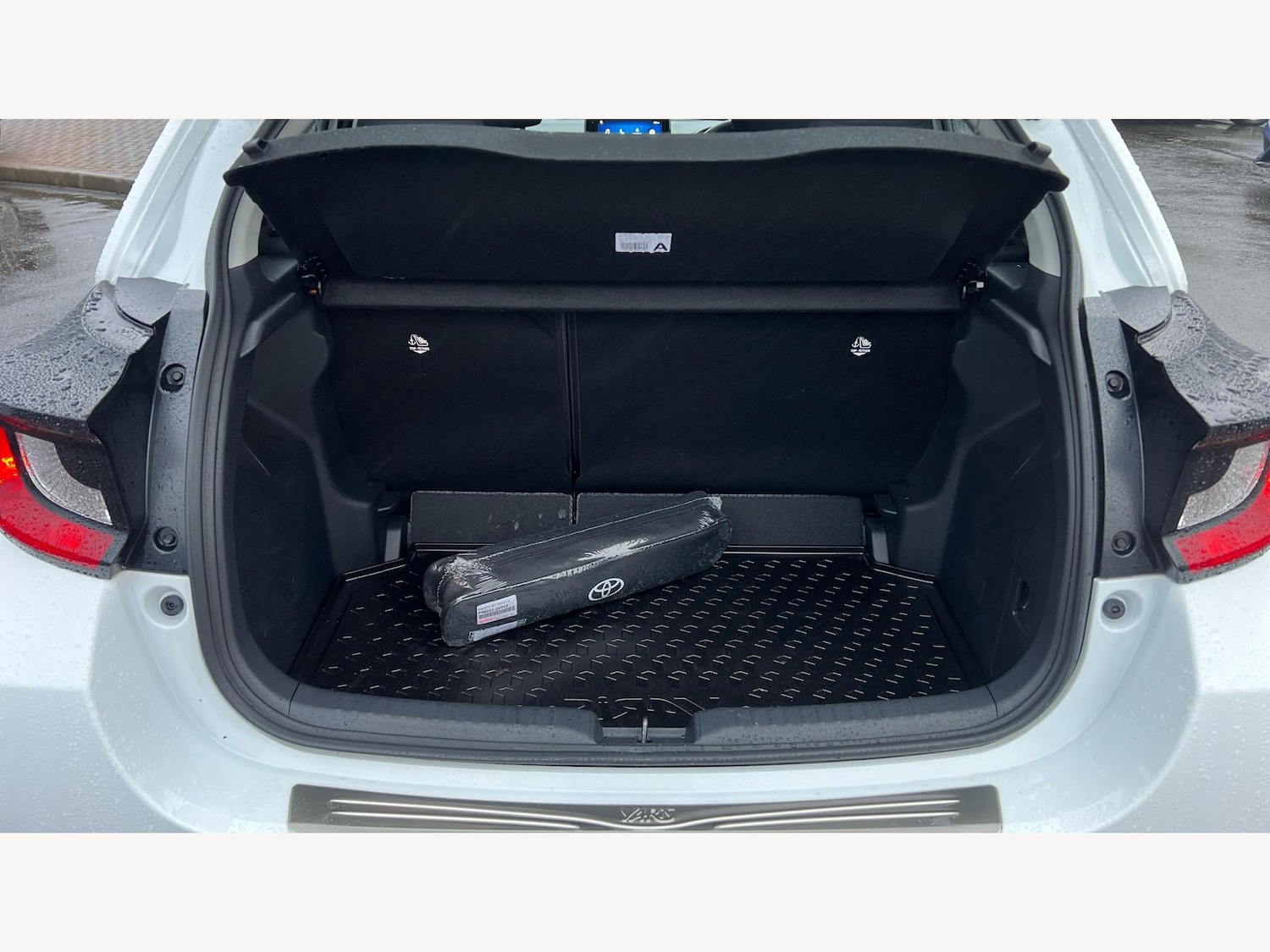 Used Toyota Yaris for sale - 77538250: Photo 16