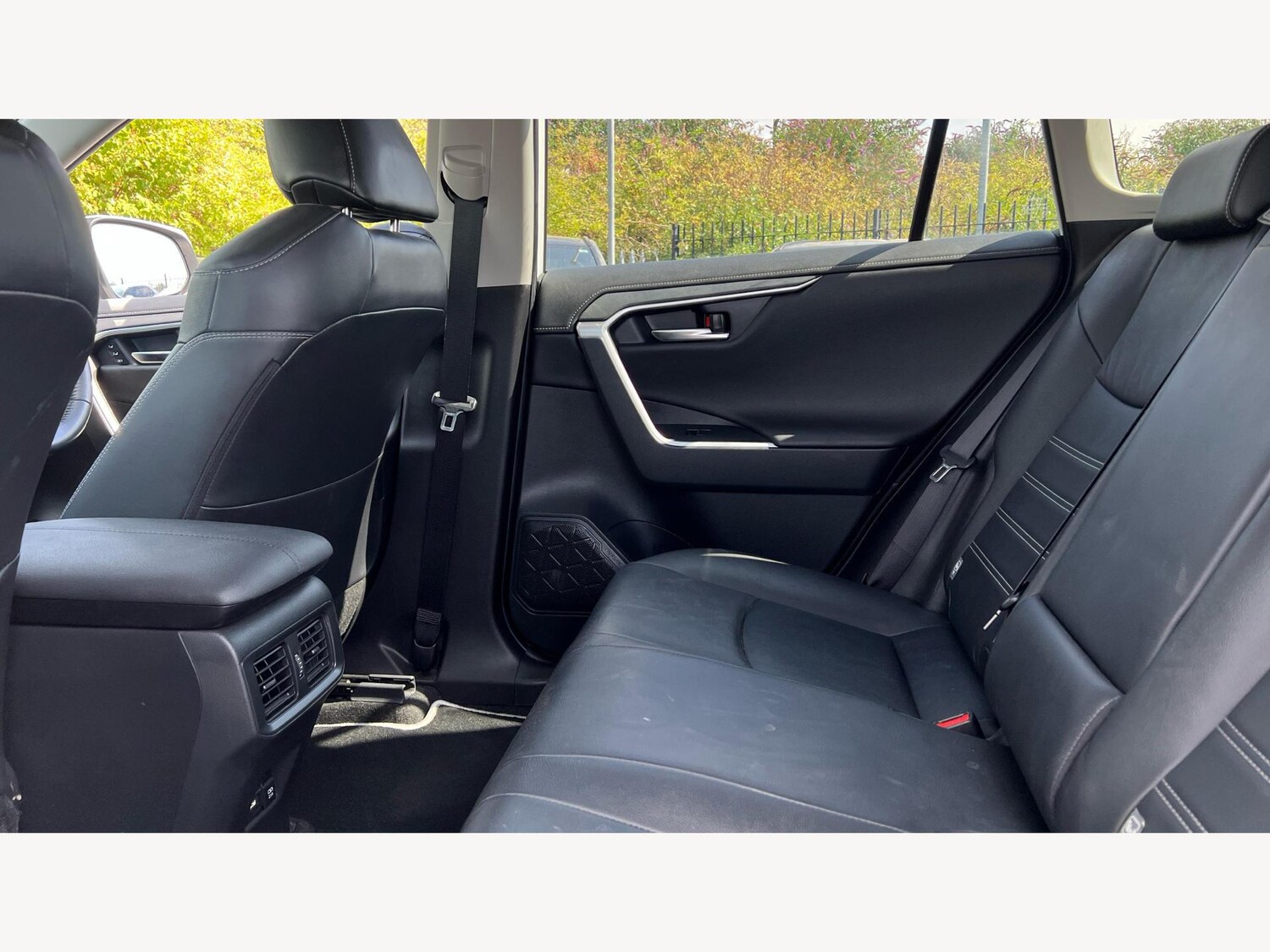 Used Toyota RAV4 2021 for sale - 76701605: Photo 15