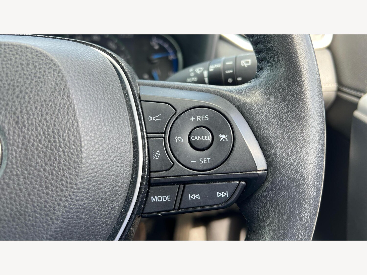 Used Toyota RAV4 2021 for sale - 76701605: Photo 28