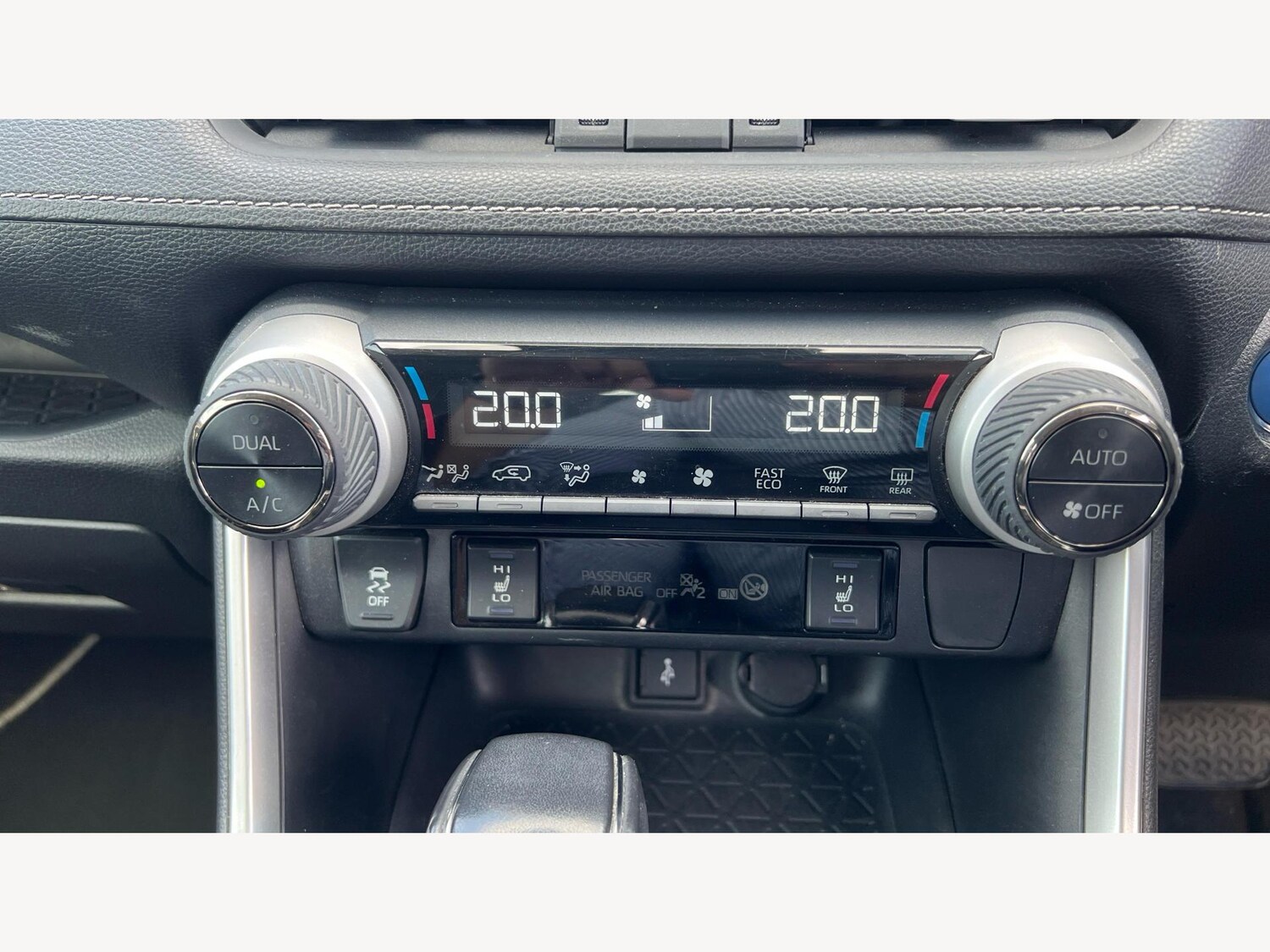 Used Toyota RAV4 2021 for sale - 76701605: Photo 29