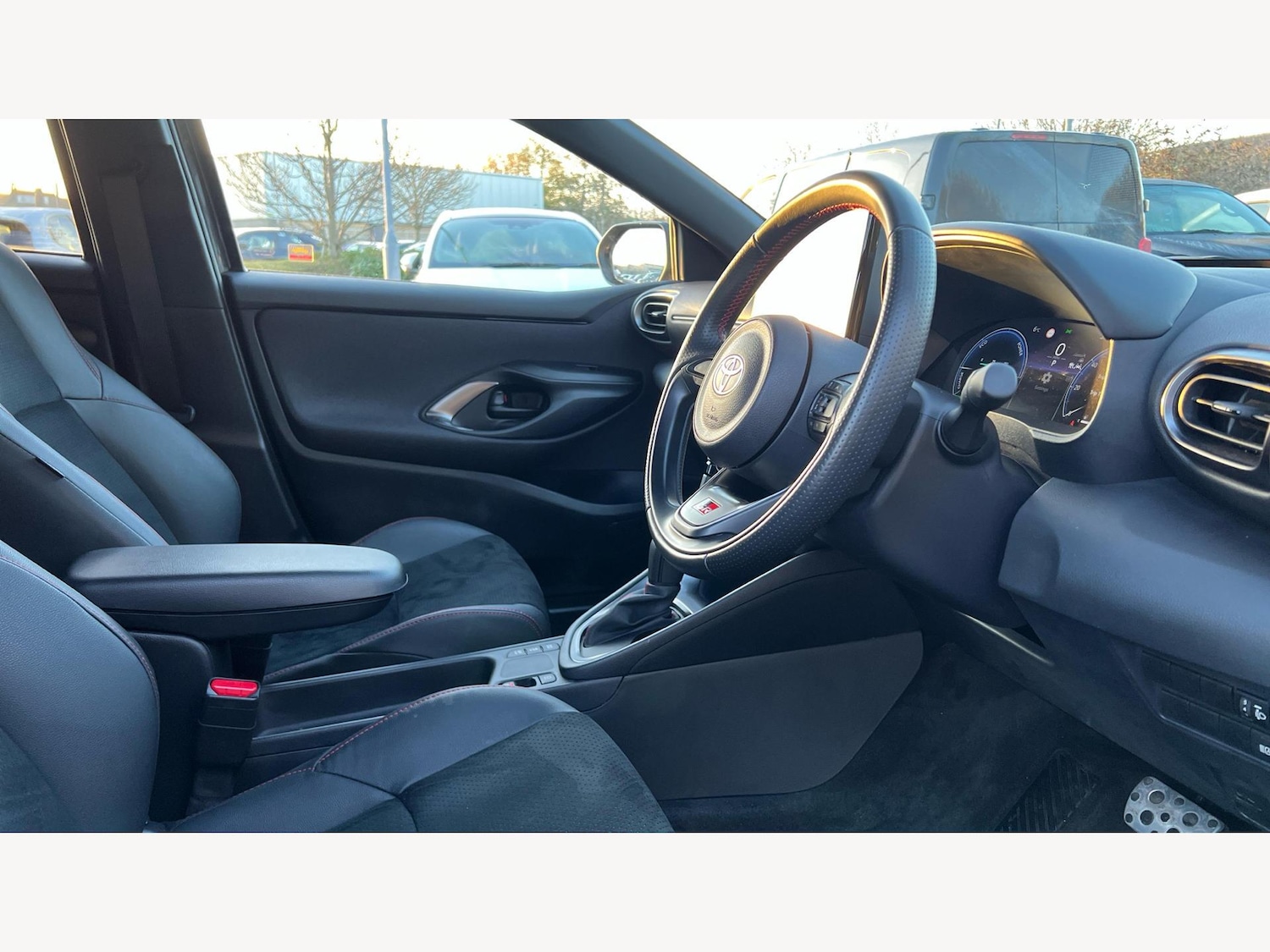 Used Toyota Yaris 2024 for sale - 76913541: Photo 13