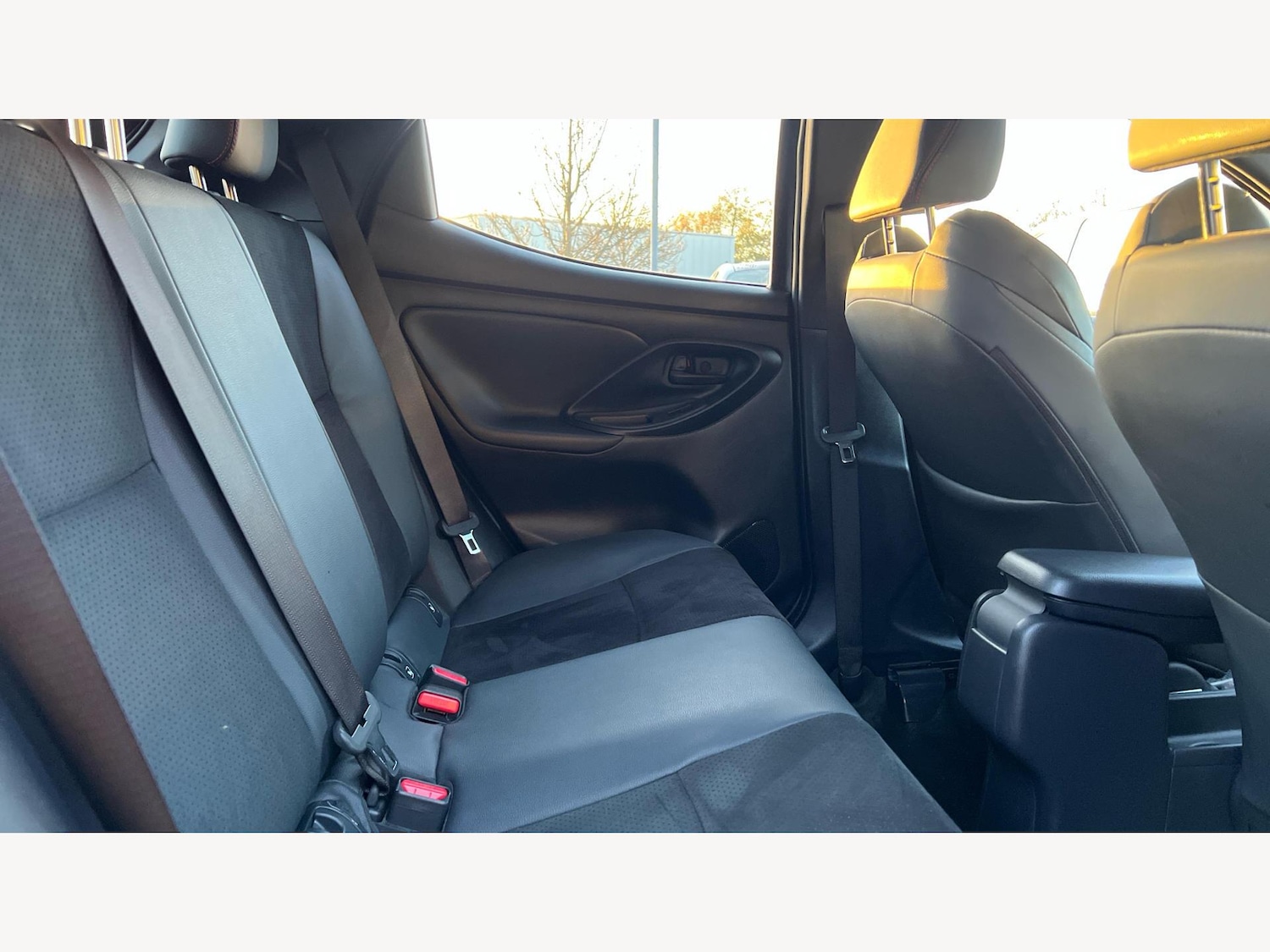 Used Toyota Yaris 2024 for sale - 76913541: Photo 14