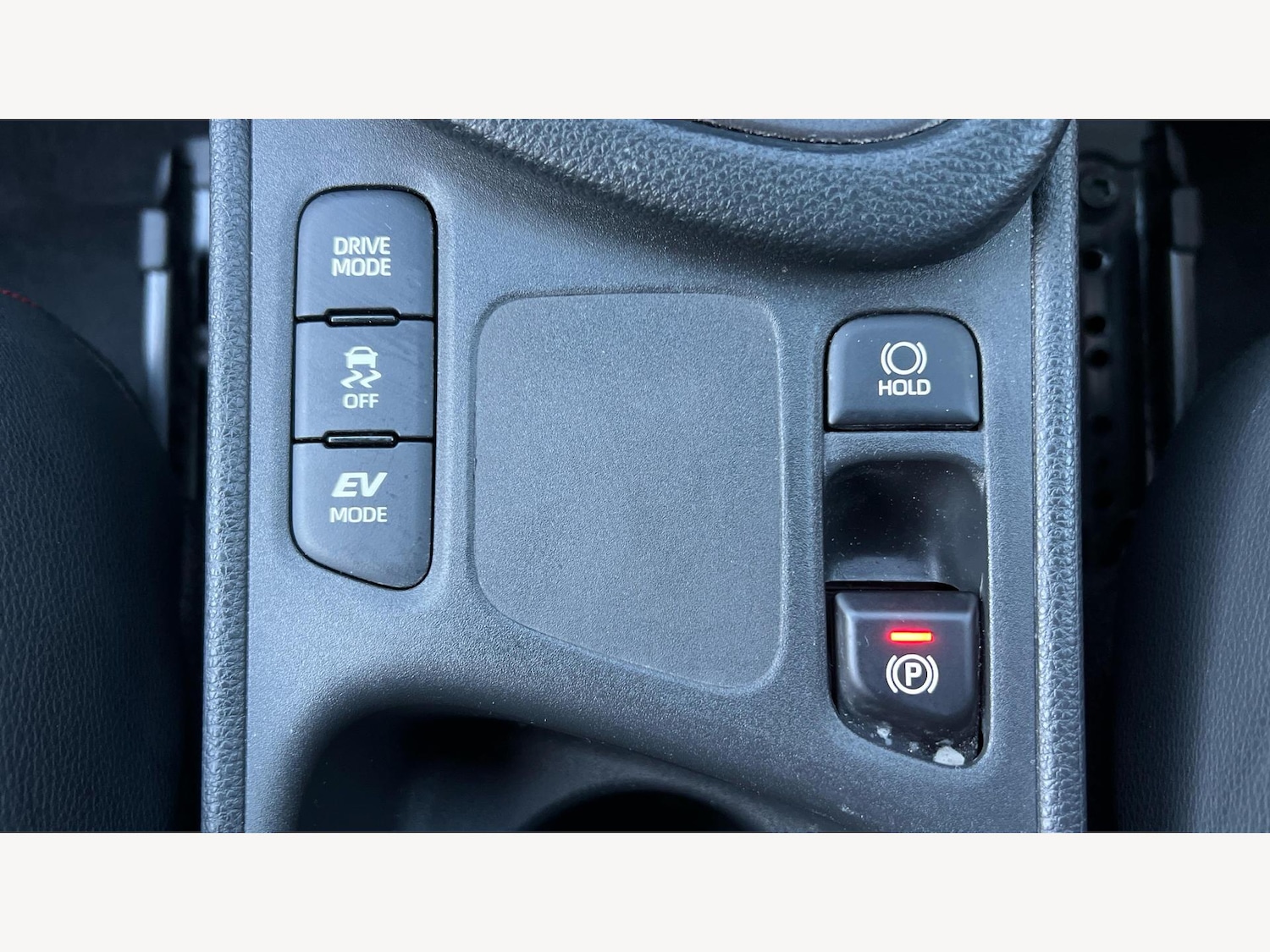 Used Toyota Yaris 2024 for sale - 76913541: Photo 32