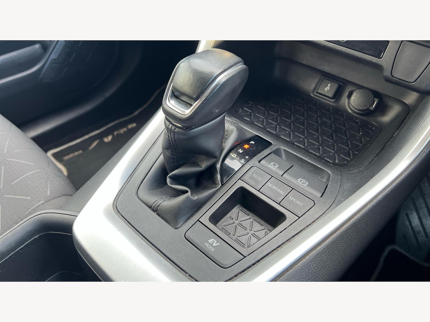 Used Toyota RAV4 2022 for sale - 76527606: Photo 30