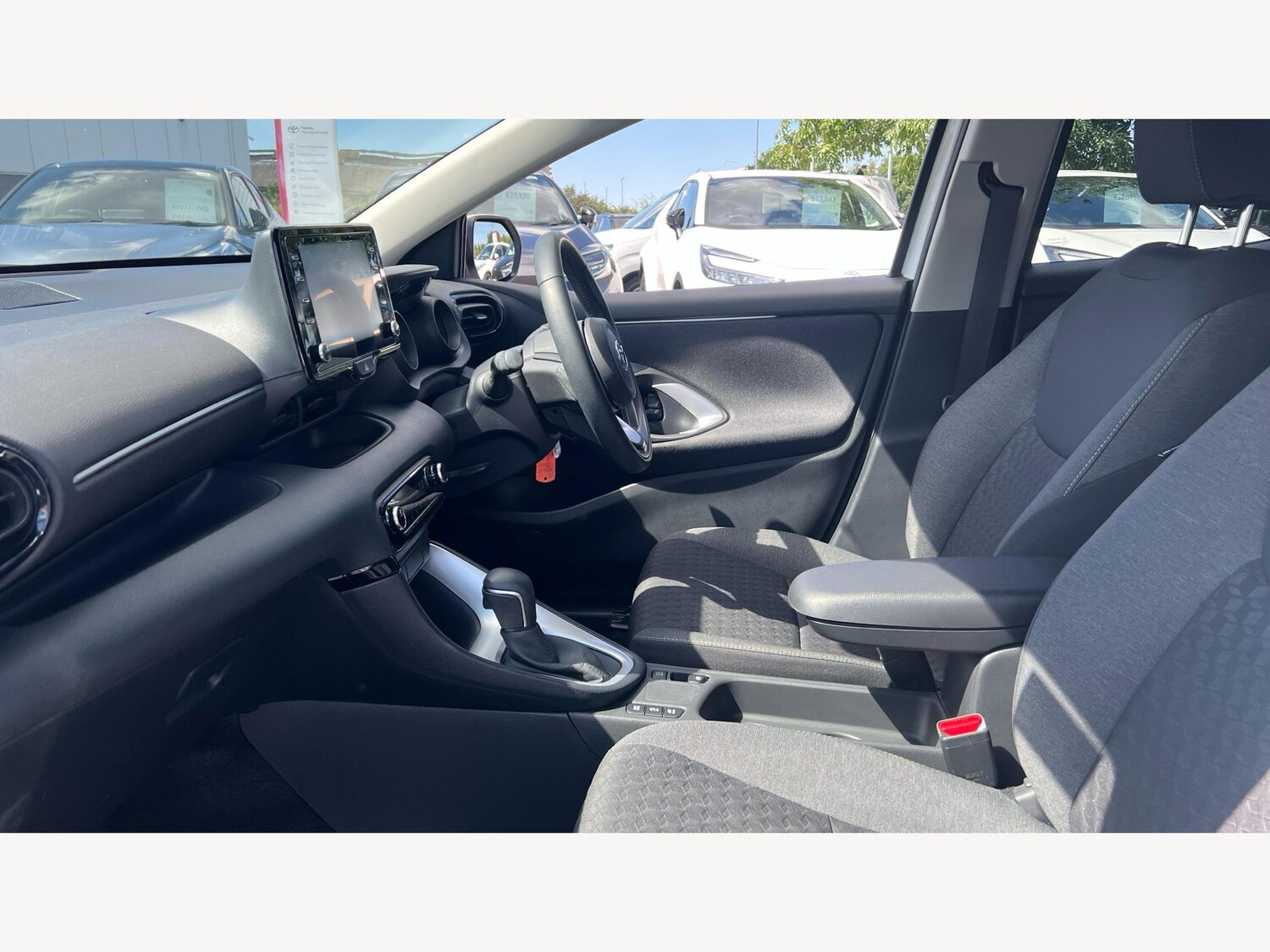 Used Toyota Yaris 2024 for sale - 77330458: Photo 12