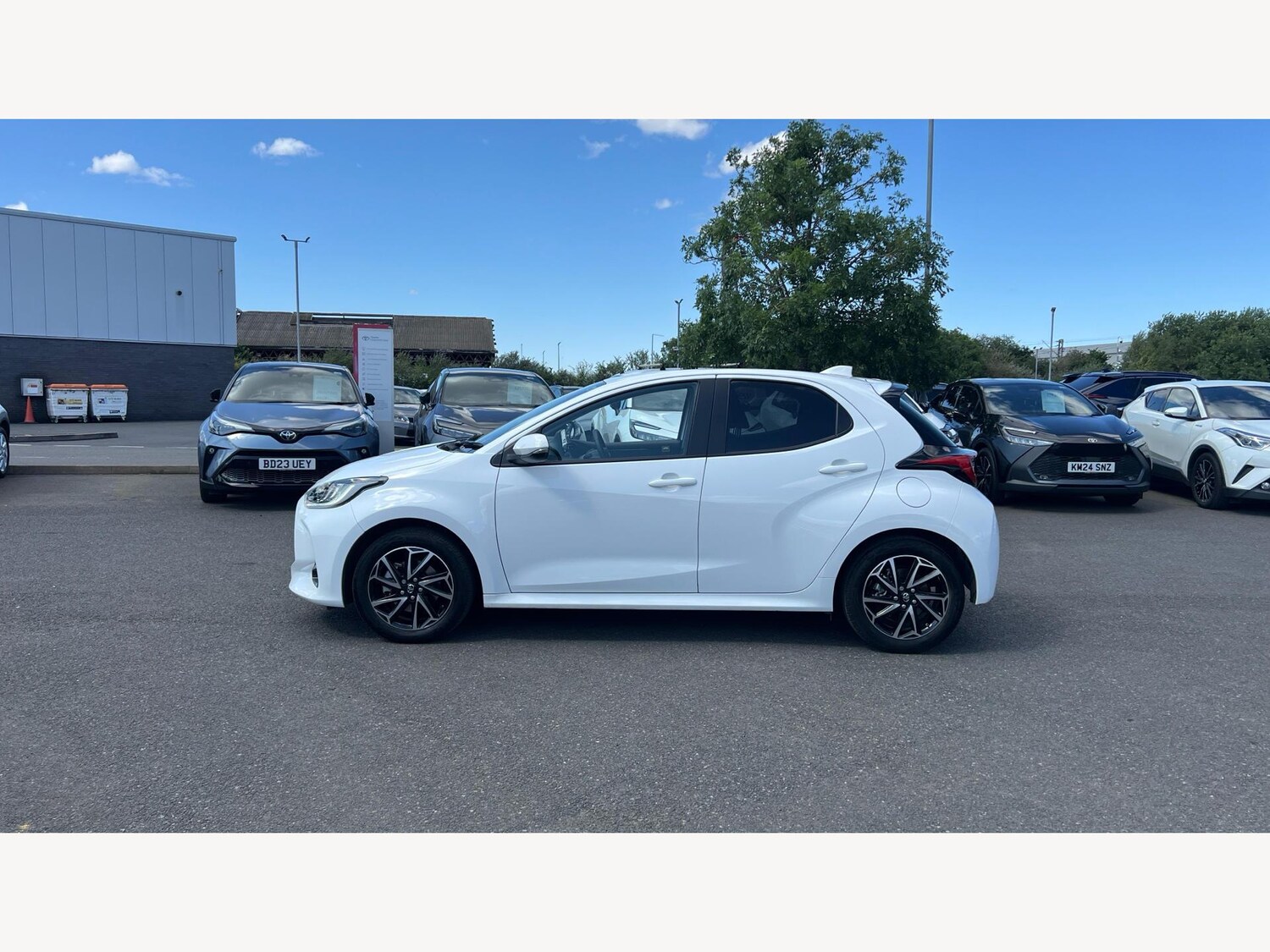 Used Toyota Yaris 2024 for sale - 77330458: Photo 19