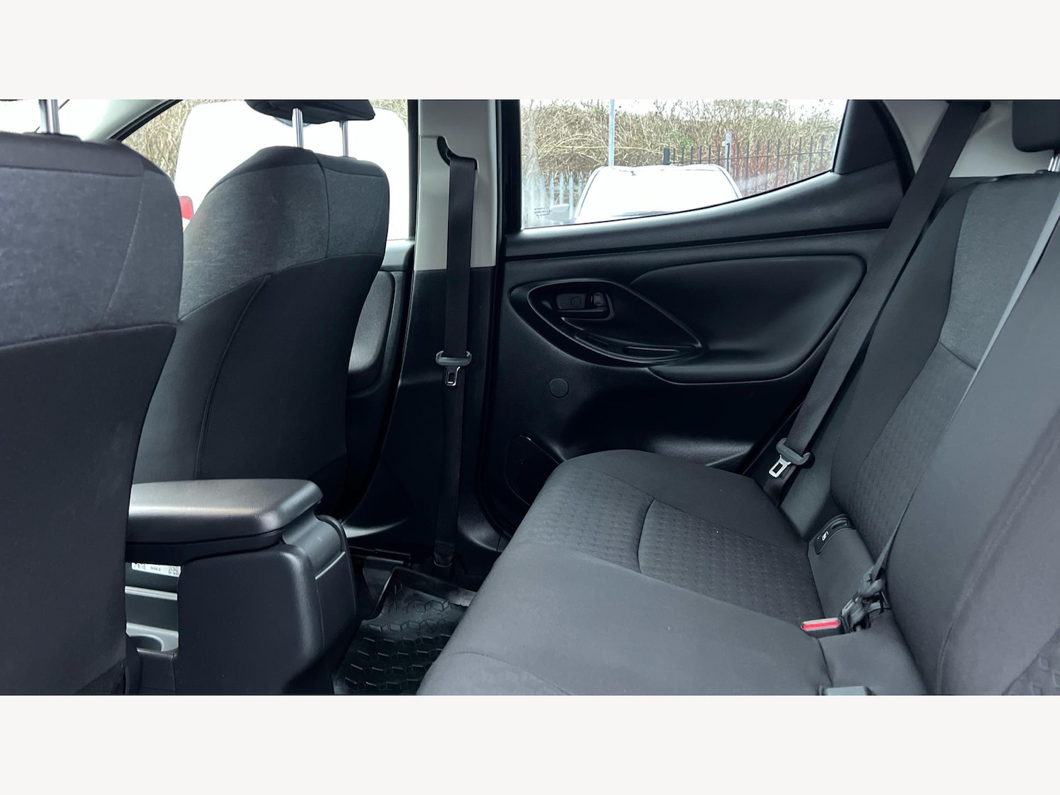 Used Toyota Yaris 2022 for sale - 77456535: Photo 15