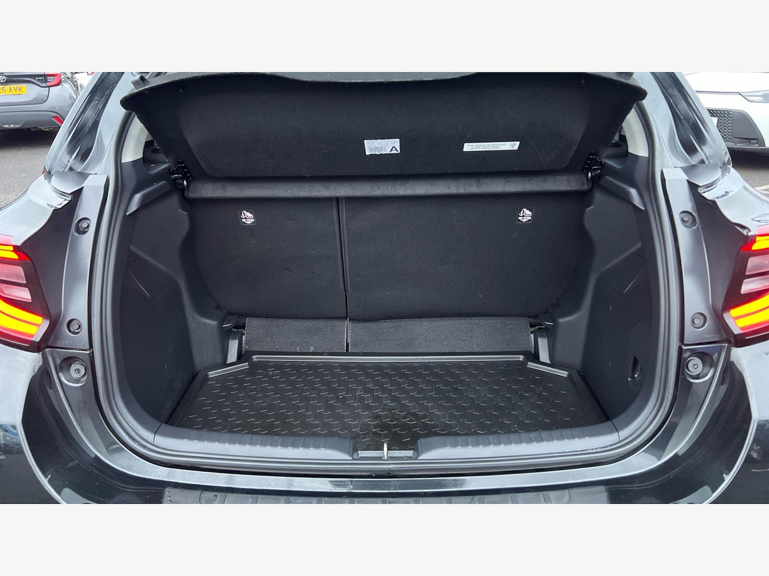 Used Toyota Yaris 2022 for sale - 77456535: Photo 16