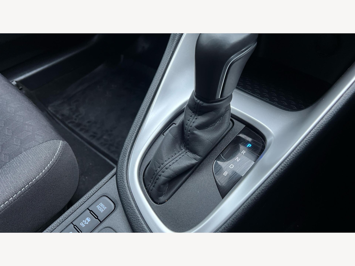 Used Toyota Yaris 2022 for sale - 77456535: Photo 30