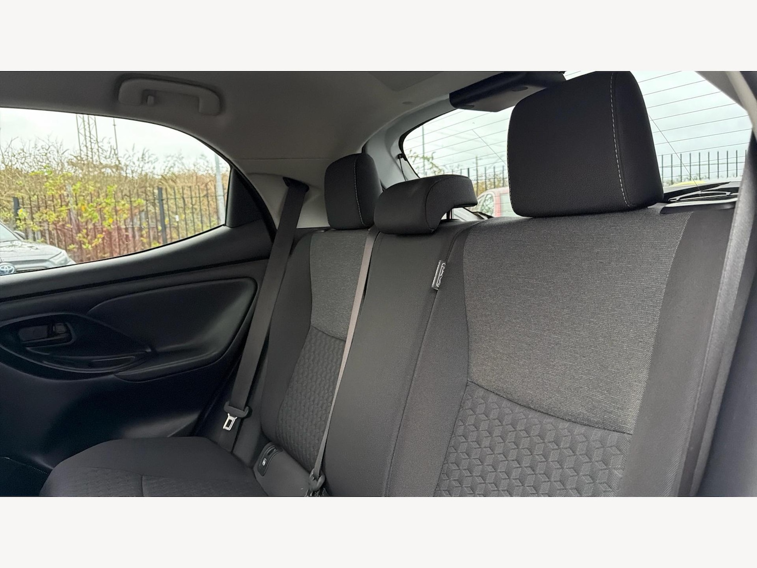 Used Toyota Yaris for sale - 77057269: Photo 31