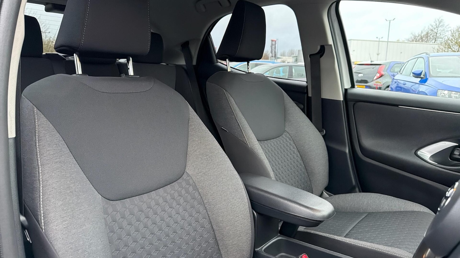 Used Toyota Yaris for sale - 77057269: Photo 33