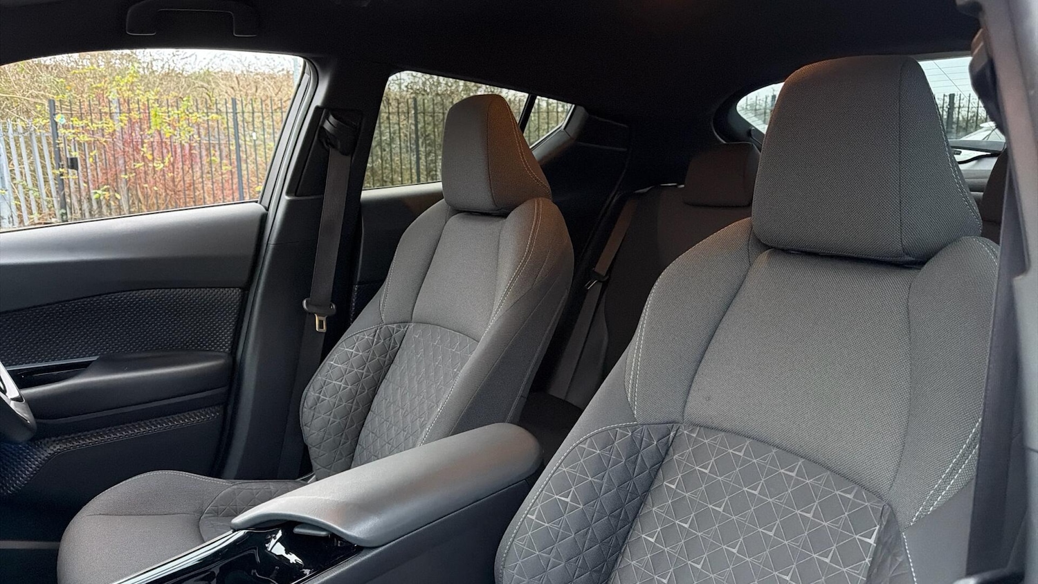 Used Toyota C-HR 2020 for sale - 77057579: Photo 33