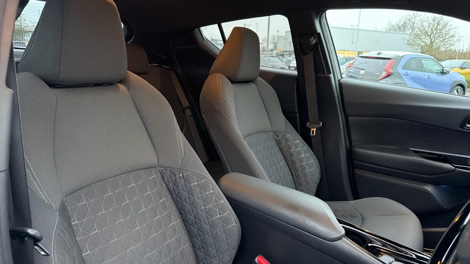 Used Toyota C-HR 2020 for sale - 77057579: Photo 36