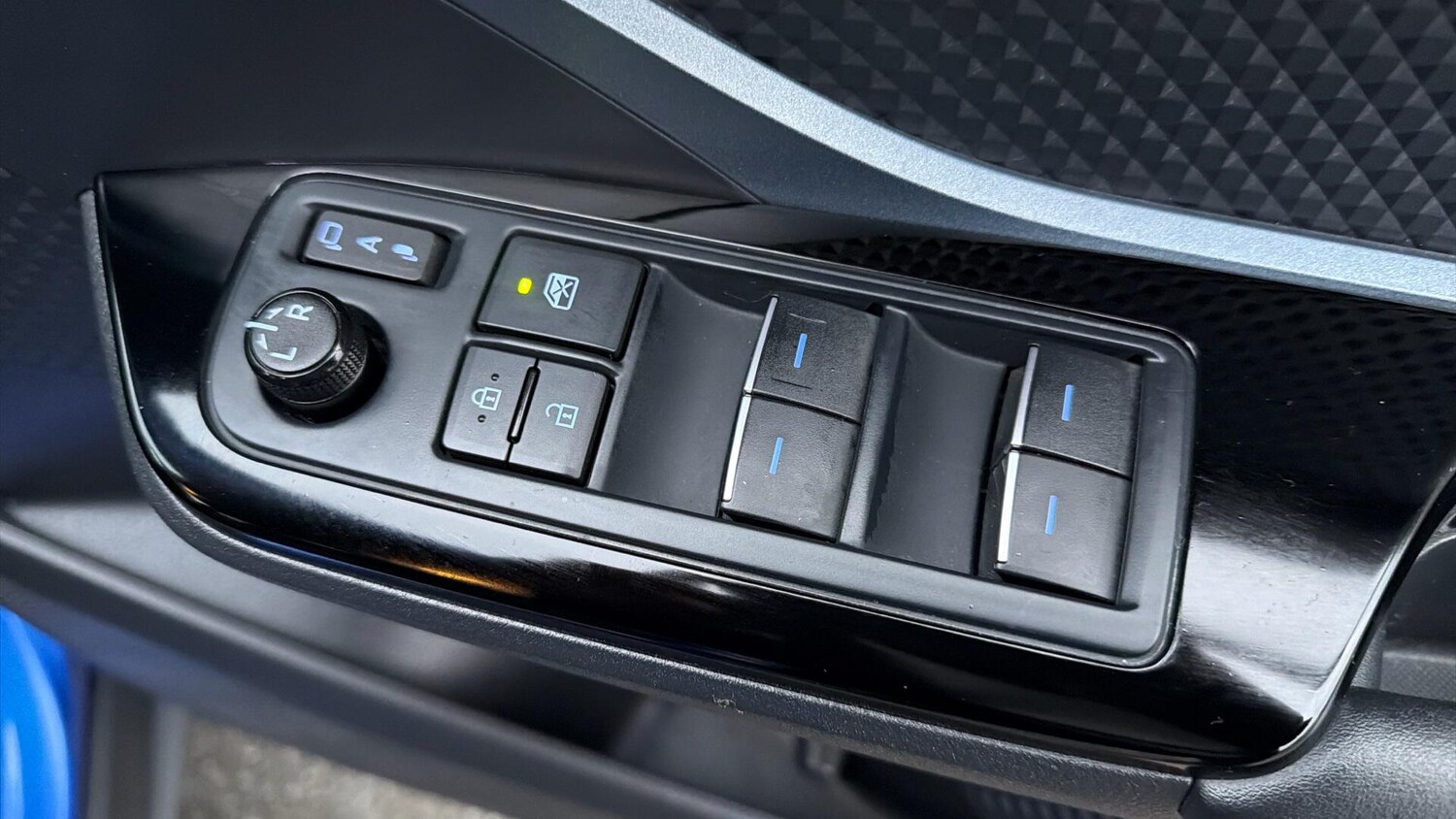 Used Toyota C-HR 2020 for sale - 77057579: Photo 40