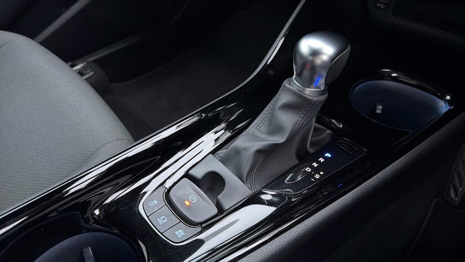 Used Toyota C-HR 2020 for sale - 77057579: Photo 42