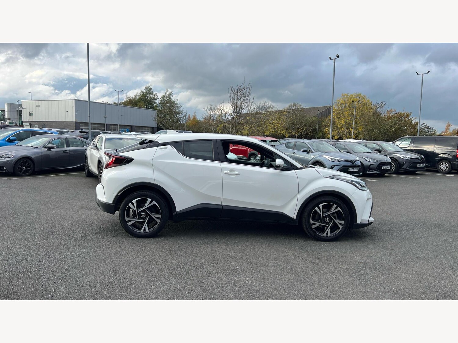 Used Toyota C-HR 2023 for sale - 76528090: Photo 18