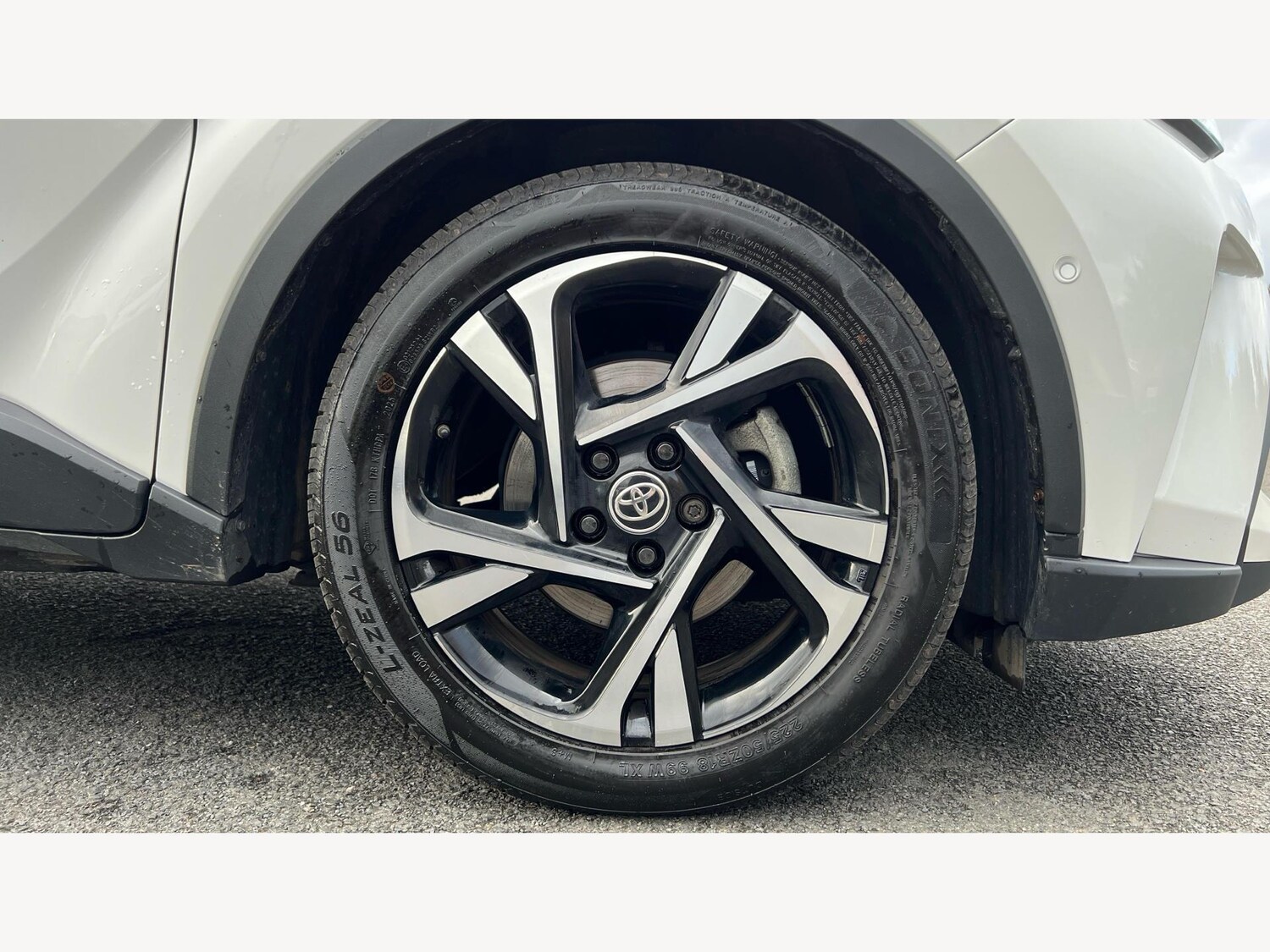 Used Toyota C-HR 2023 for sale - 76528090: Photo 20