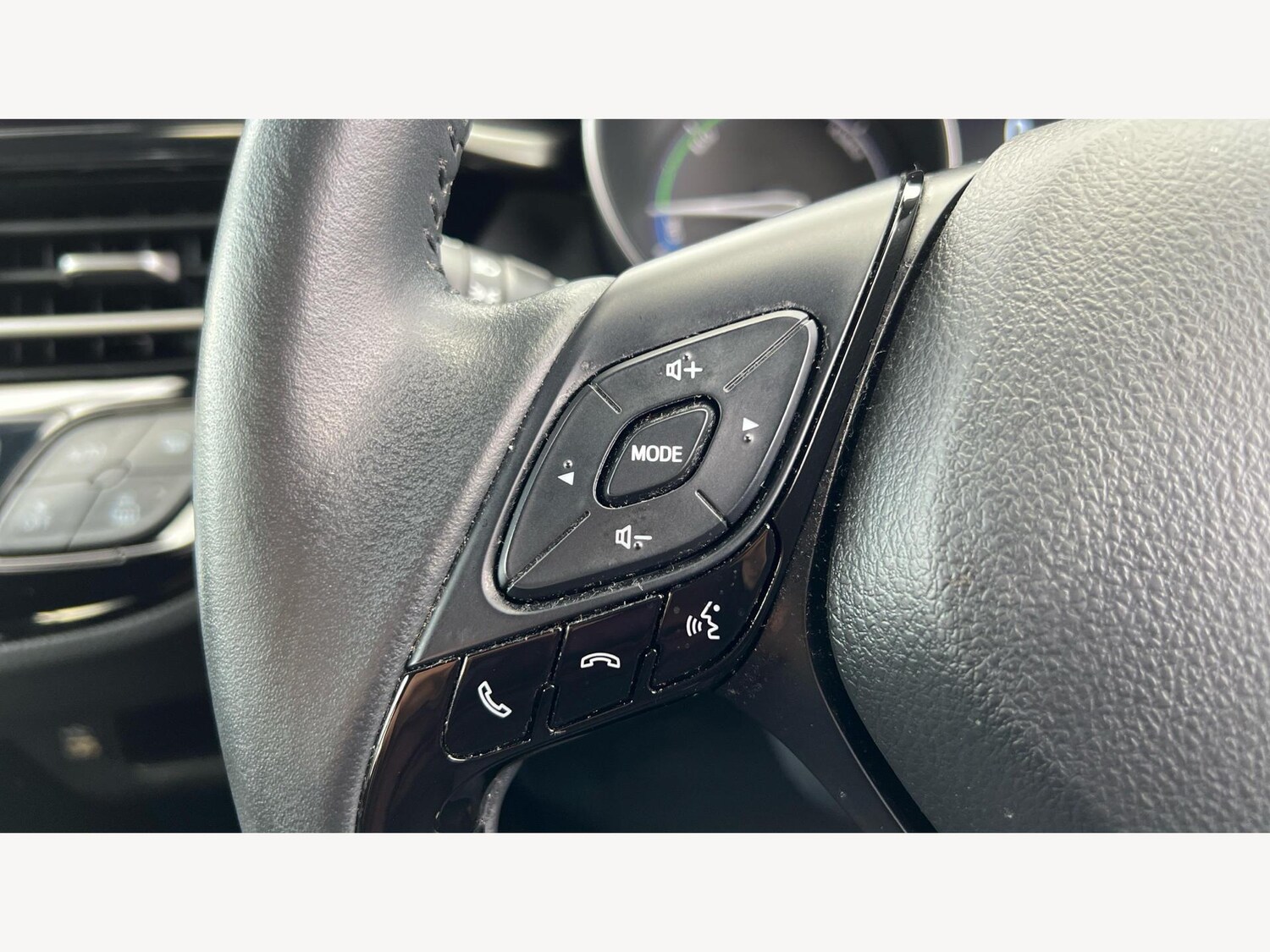 Used Toyota C-HR 2023 for sale - 76528090: Photo 27