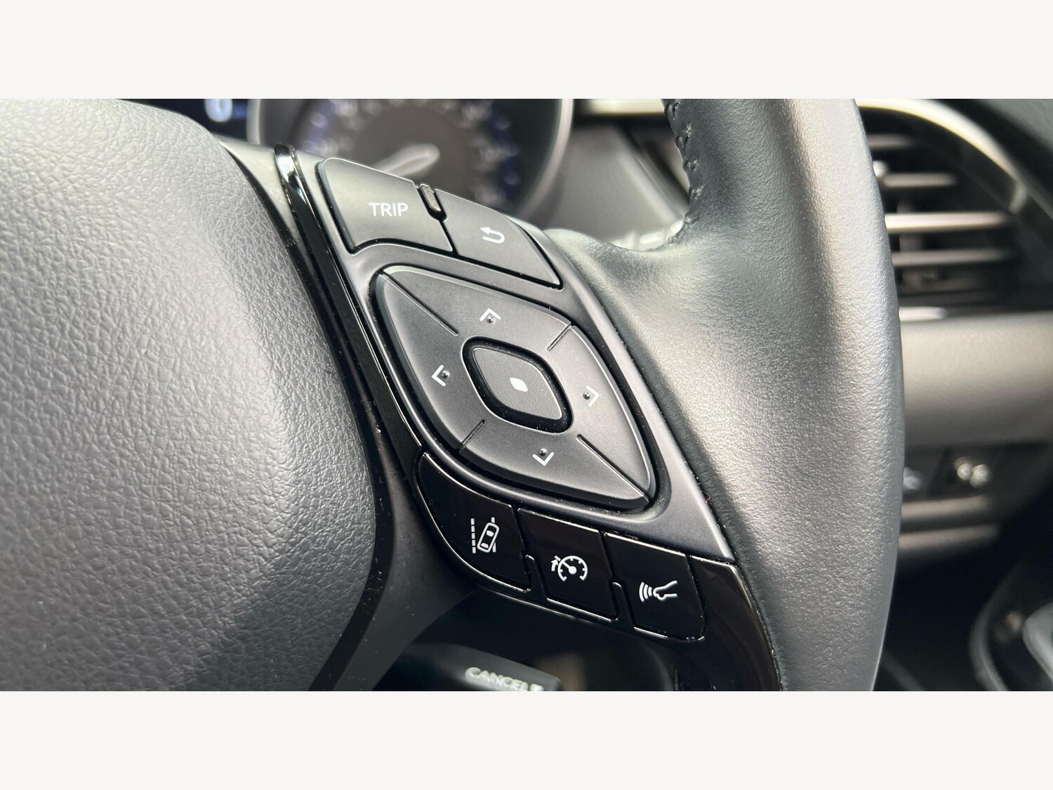 Used Toyota C-HR 2023 for sale - 76528090: Photo 28