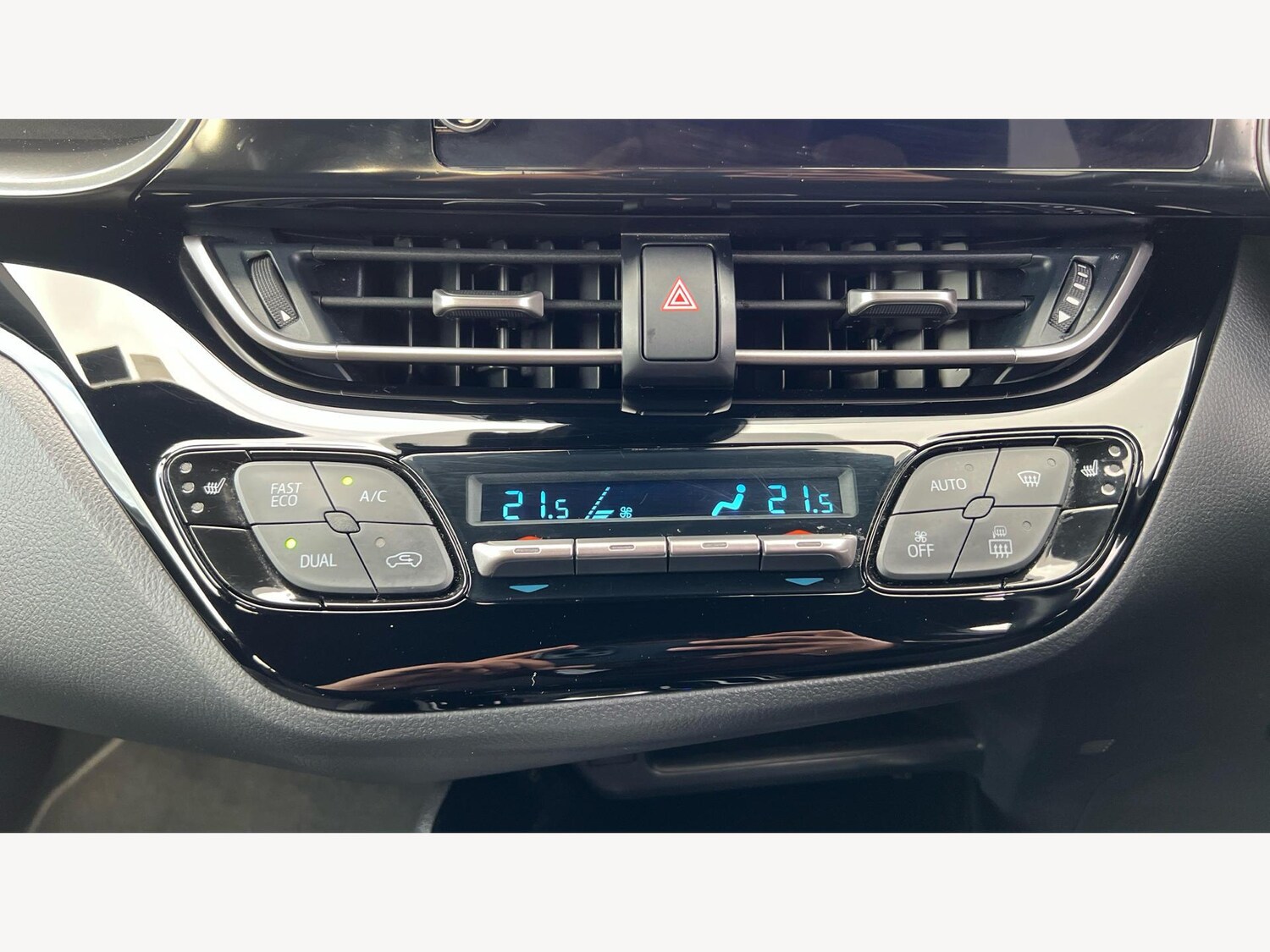 Used Toyota C-HR 2023 for sale - 76528090: Photo 29