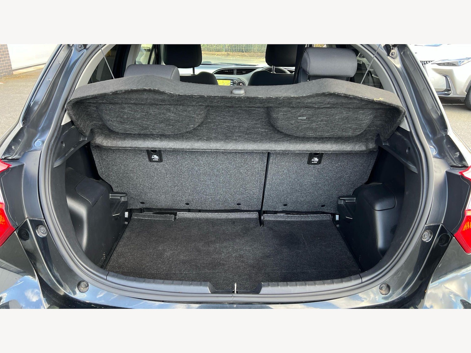 Used Toyota Yaris 2019 for sale - 78147860: Photo 16