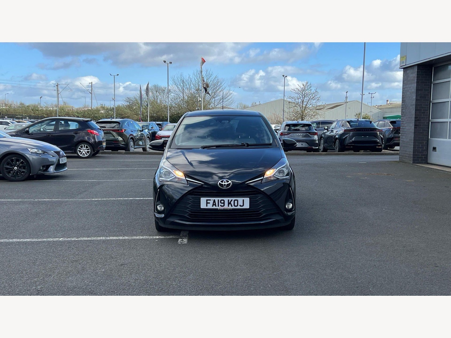 Used Toyota Yaris 2019 for sale - 78147860: Photo 17