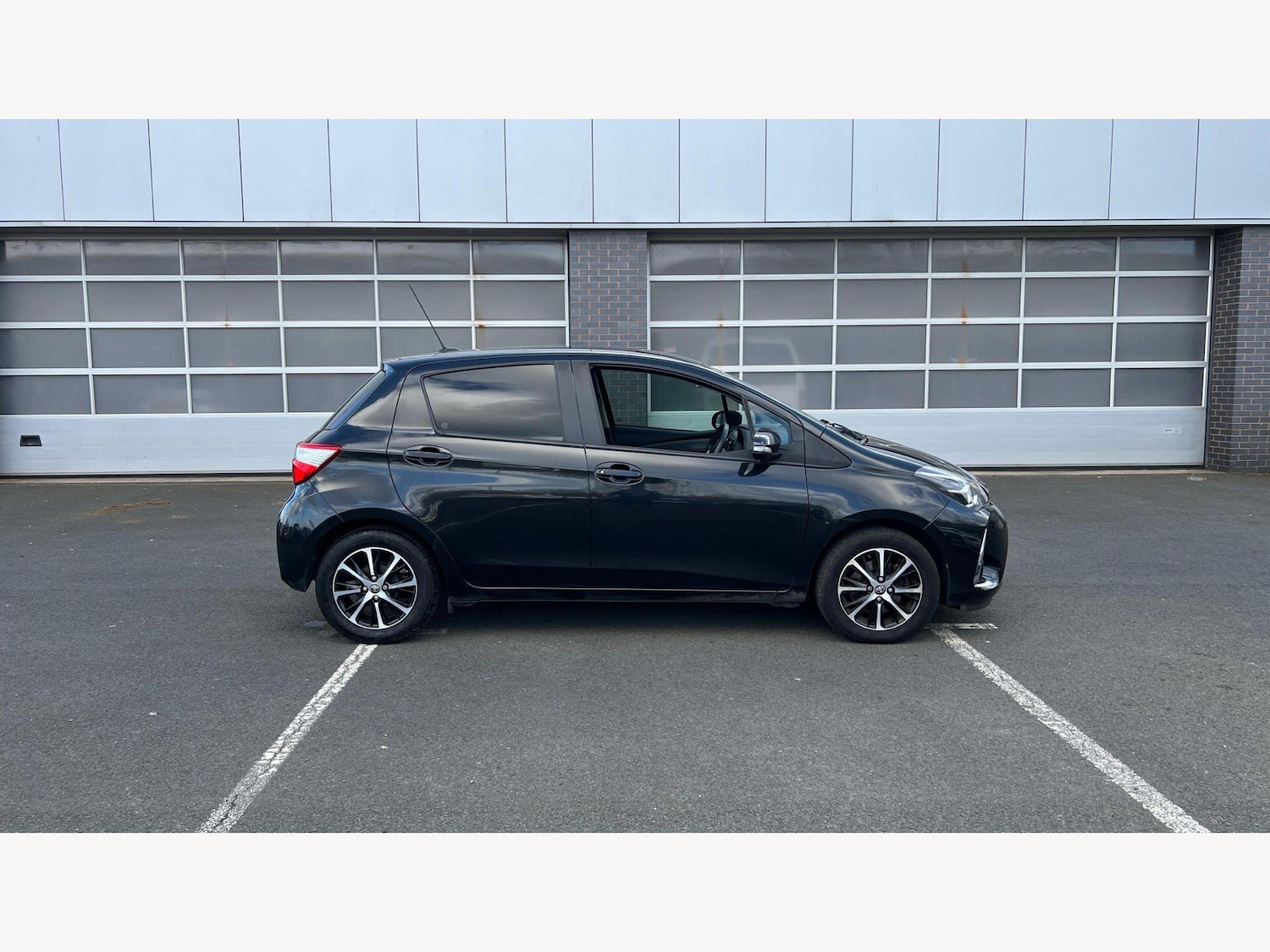 Used Toyota Yaris 2019 for sale - 78147860: Photo 18