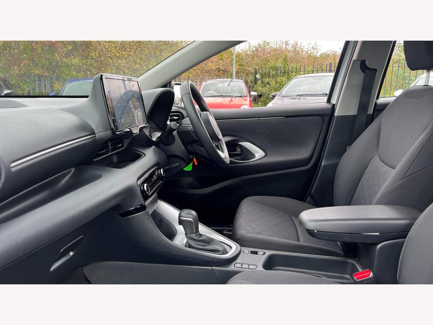 Used Toyota Yaris 2024 for sale - 76327092: Photo 12