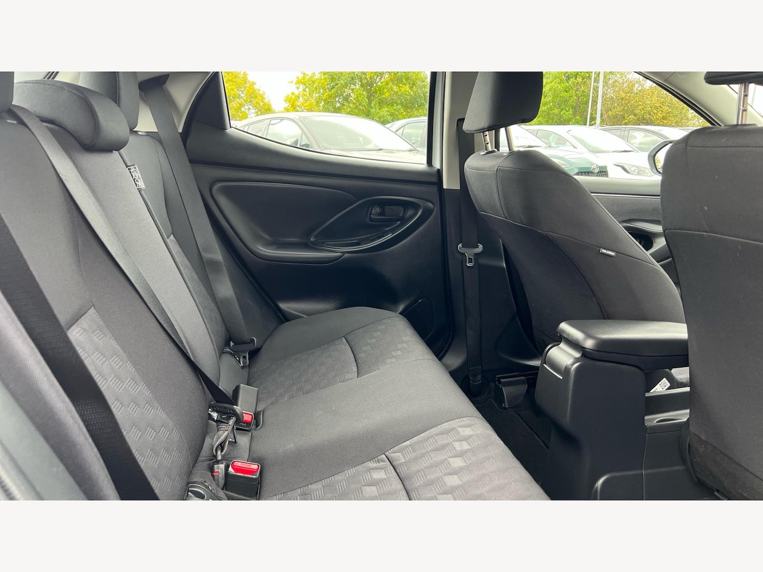 Used Toyota Yaris 2024 for sale - 76327092: Photo 14