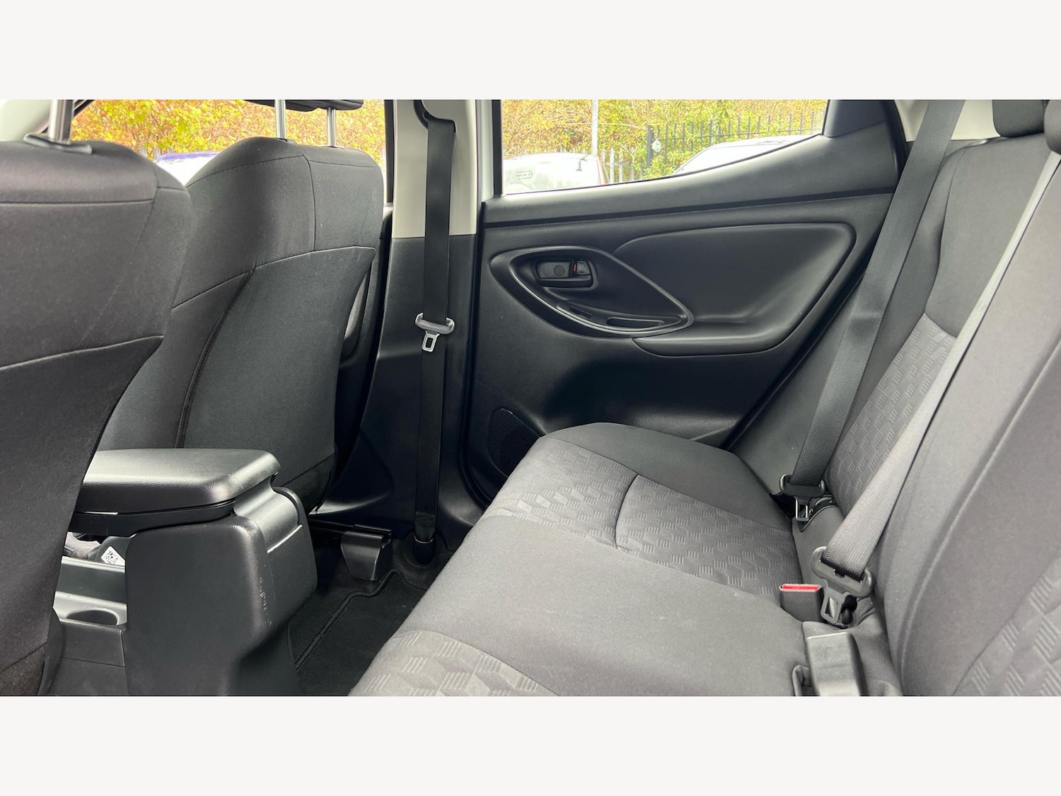 Used Toyota Yaris 2024 for sale - 76327092: Photo 15