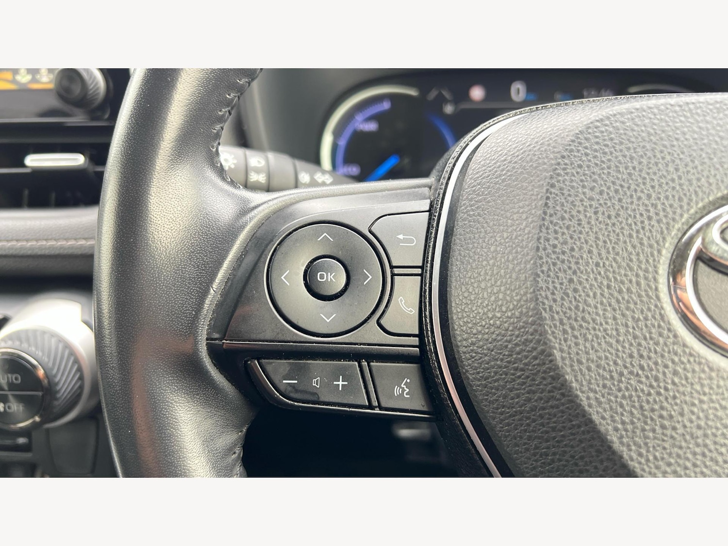 Used Toyota RAV4 2020 for sale - 77120441: Photo 28