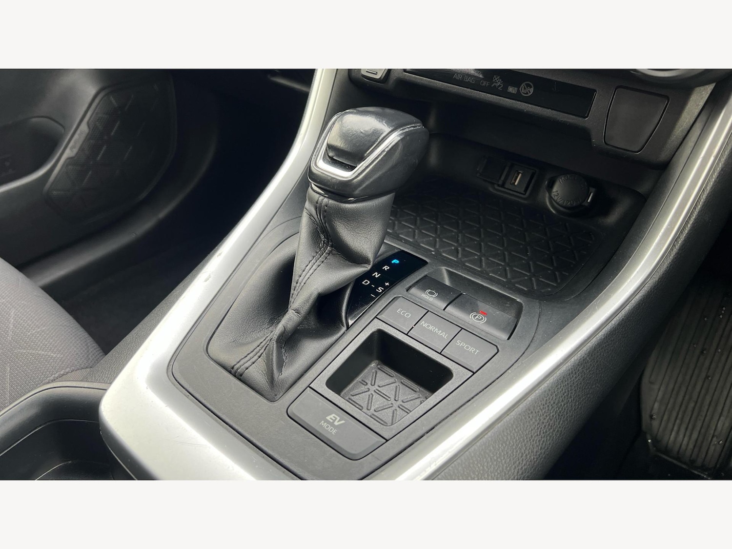 Used Toyota RAV4 2020 for sale - 77120441: Photo 31