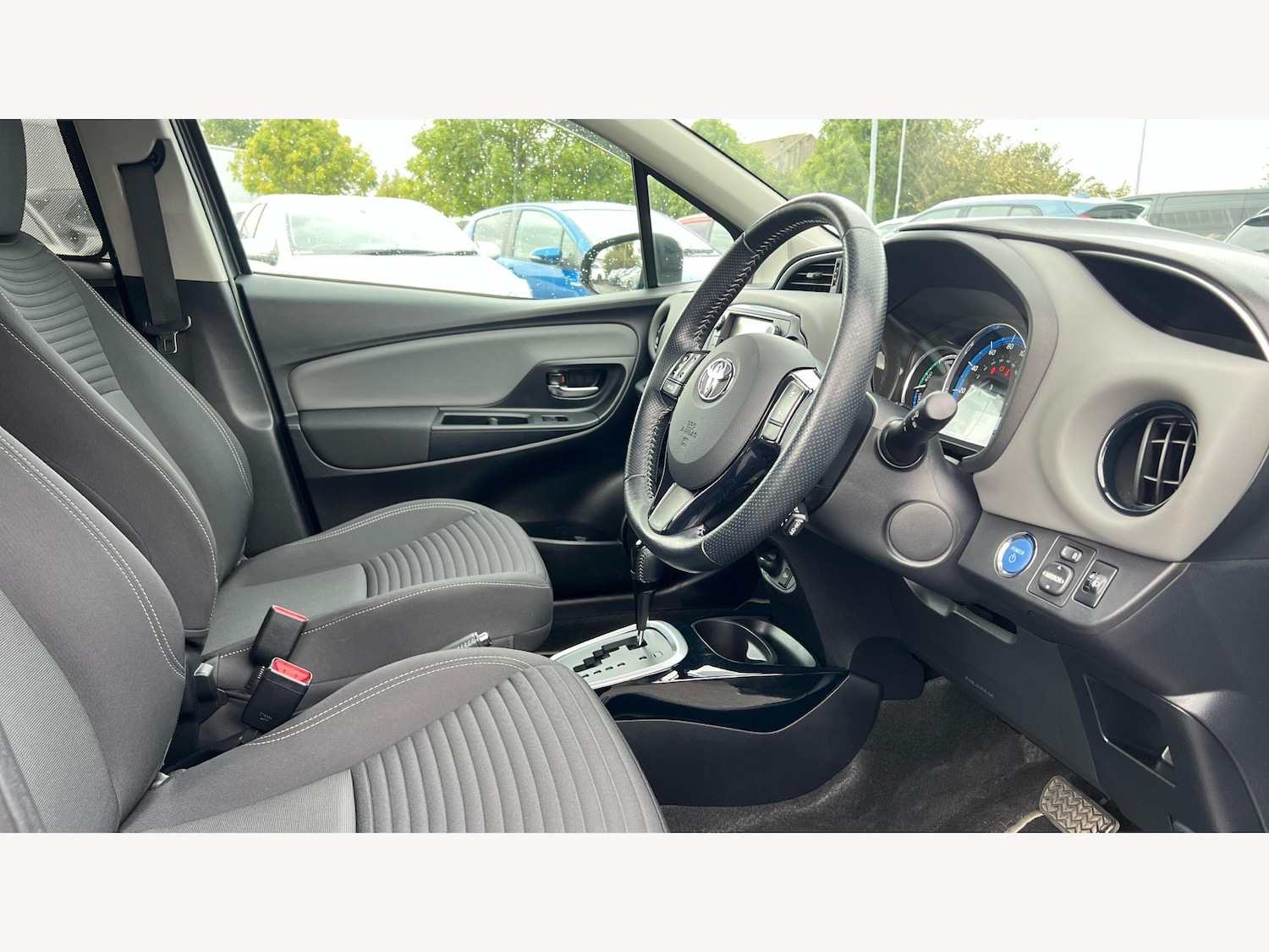 Used Toyota Yaris 2017 for sale - 76153064: Photo 13