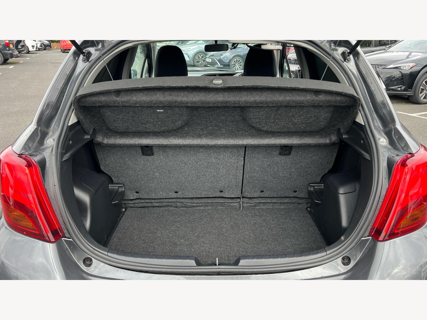 Used Toyota Yaris 2017 for sale - 76153064: Photo 16