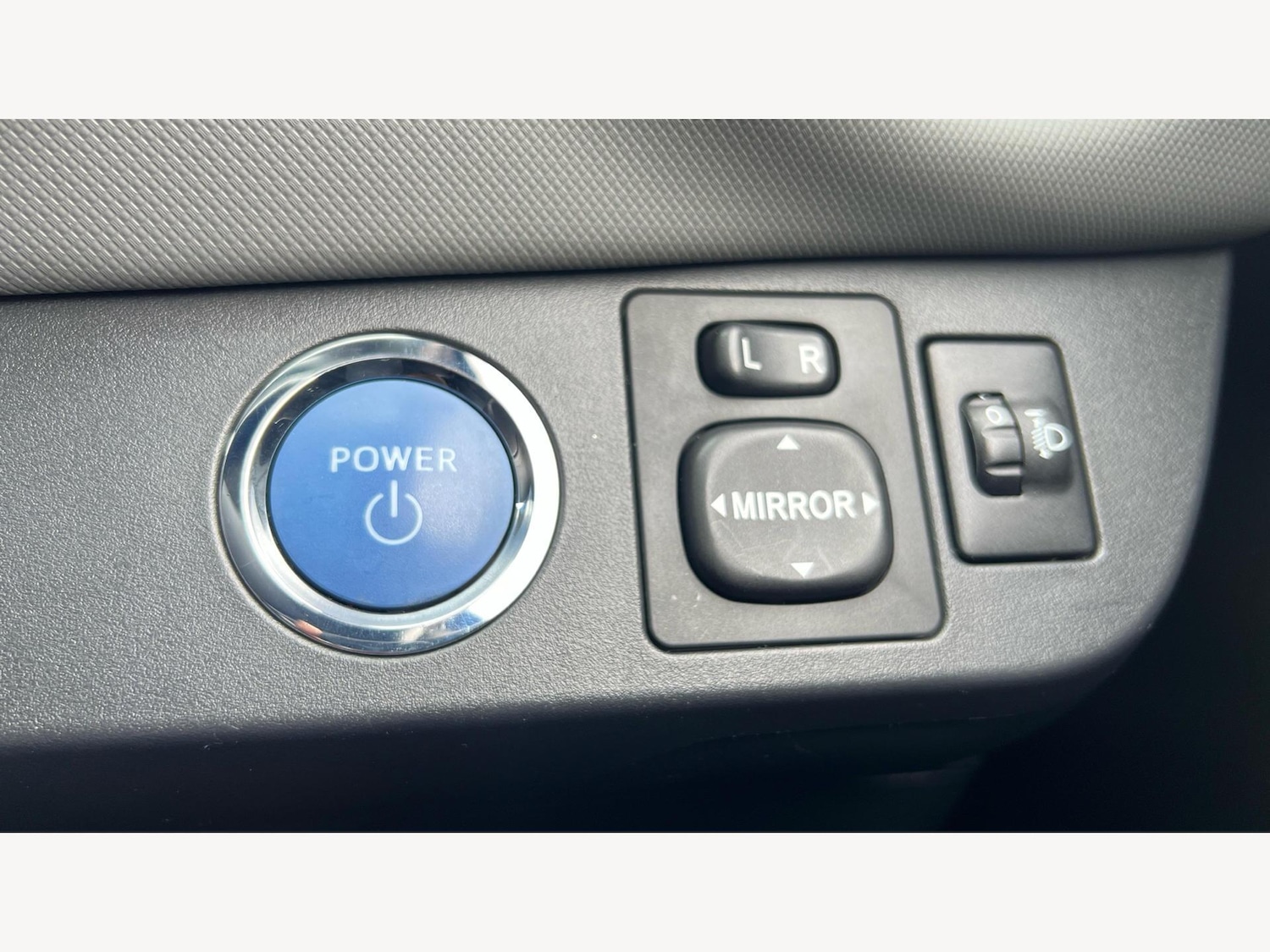 Used Toyota Yaris 2017 for sale - 76153064: Photo 30