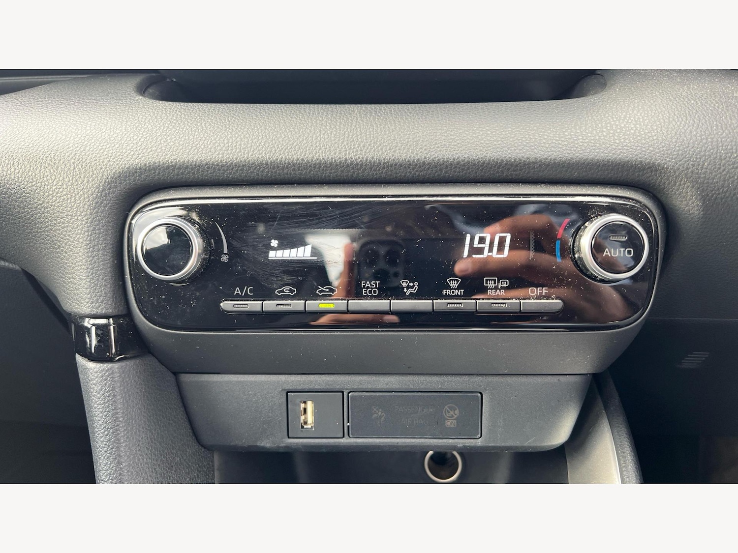 Used Toyota Yaris 2023 for sale - 77330424: Photo 29