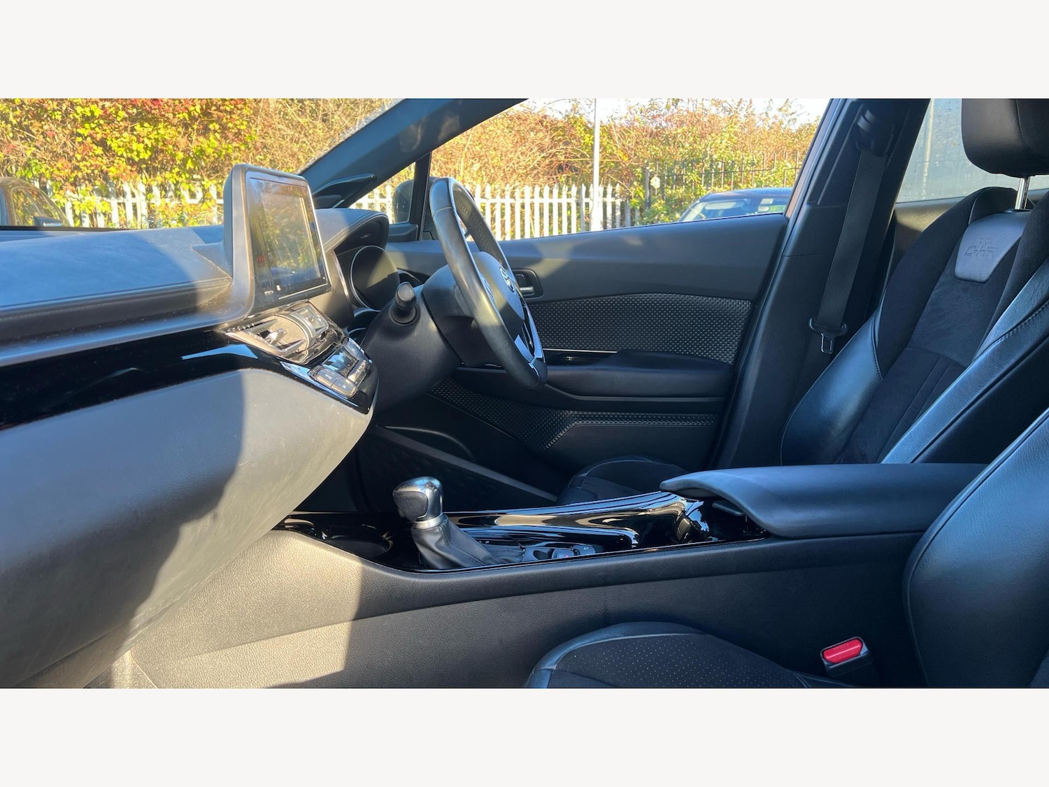 Used Toyota C-HR 2019 for sale - 76371232: Photo 12