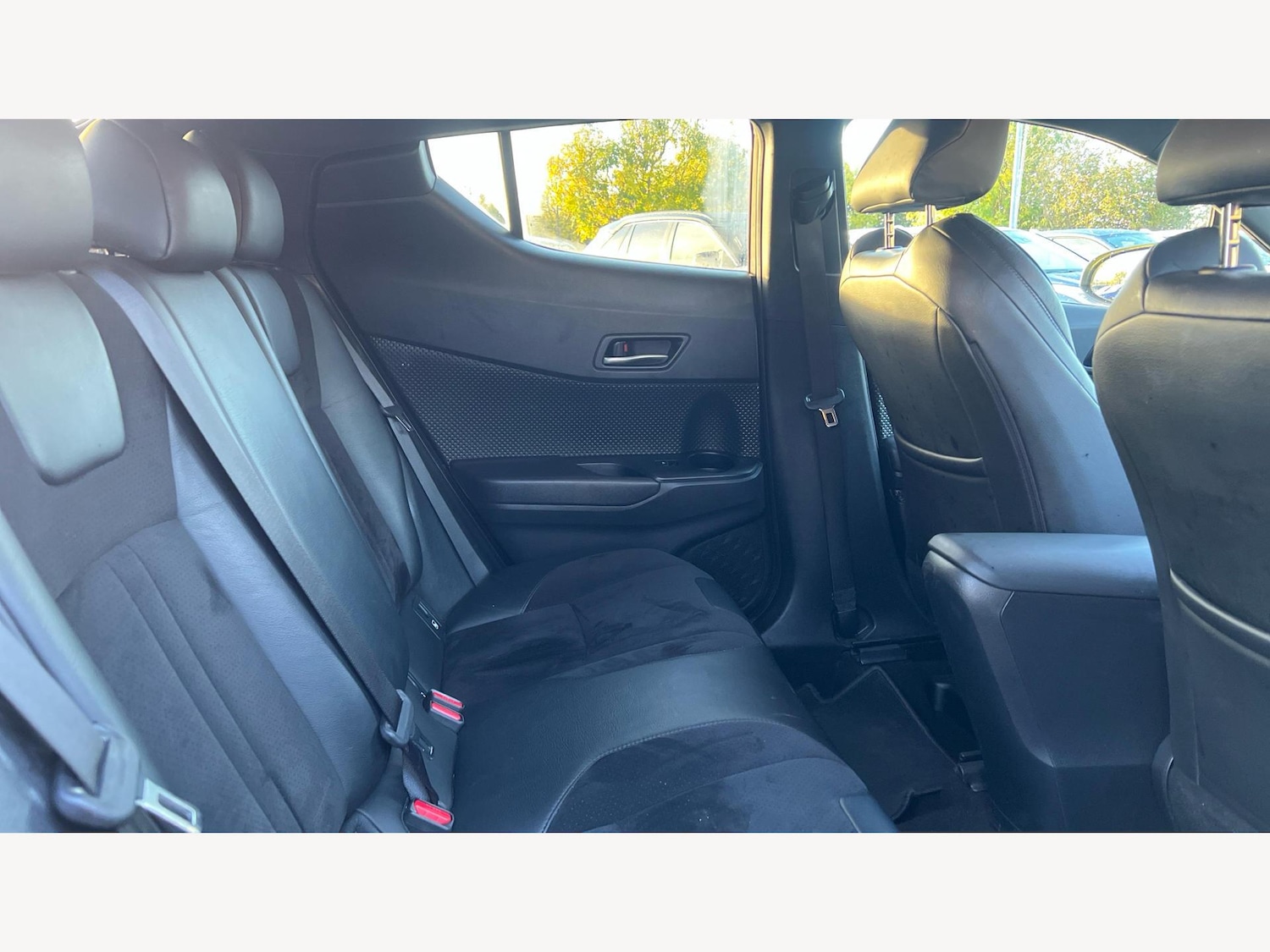 Used Toyota C-HR 2019 for sale - 76371232: Photo 14