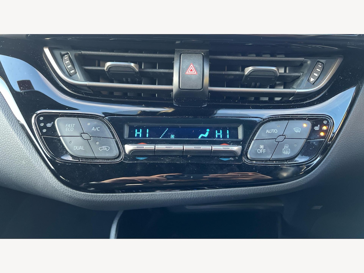 Used Toyota C-HR 2019 for sale - 76371232: Photo 31